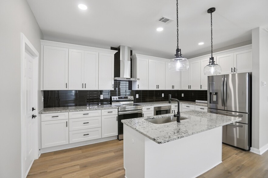 Building Photo - 3189 Jackson St