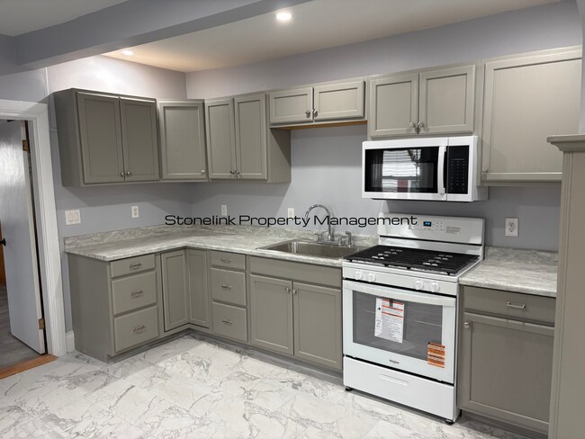 Primary Photo - *68 Second Avenue