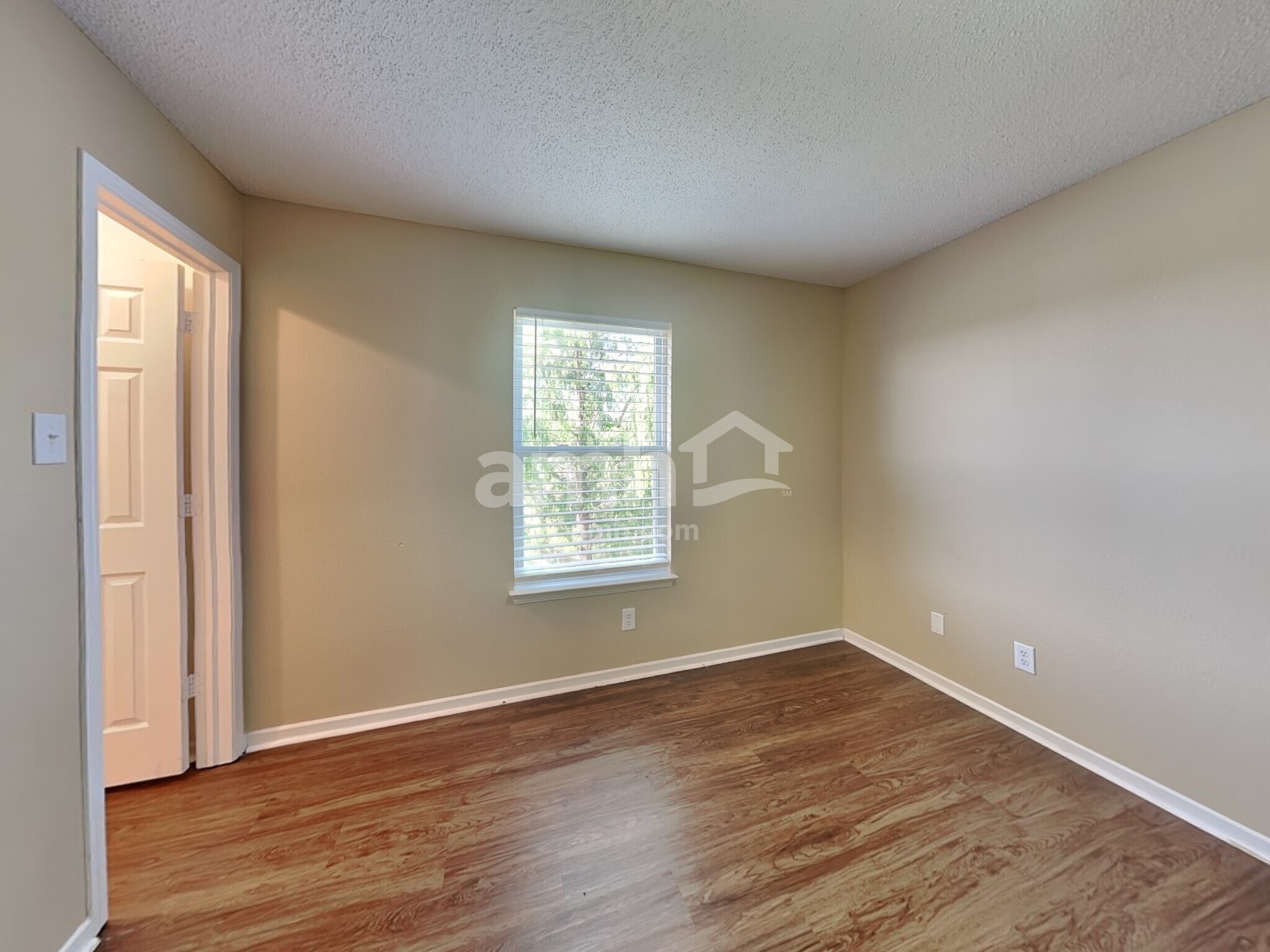 Building Photo - 15065 Fawn Hollow Ln