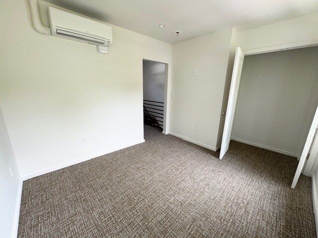 Building Photo - 784 Farmington Ave