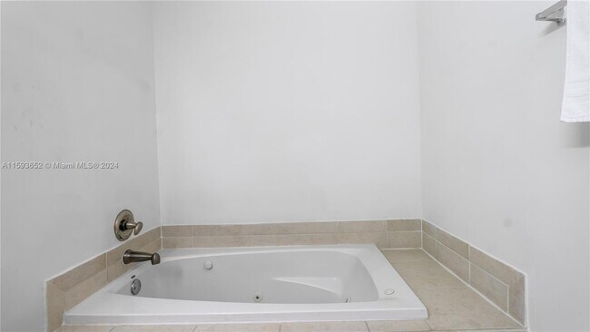 Building Photo - 140 S Dixie Hwy