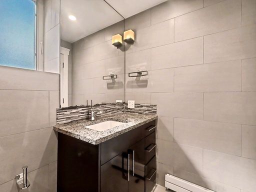 Building Photo - AVAILABLE NOW! Modern Capitol Hill 2 Bedroom Apartment, W/S/G Utilities Included!