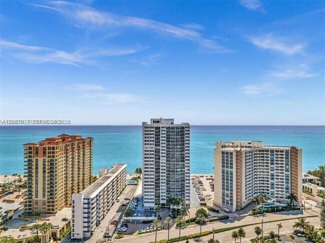 Building Photo - 3140 S Ocean Dr