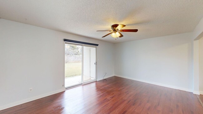 Building Photo - 42580 Plymouth Hollow Dr