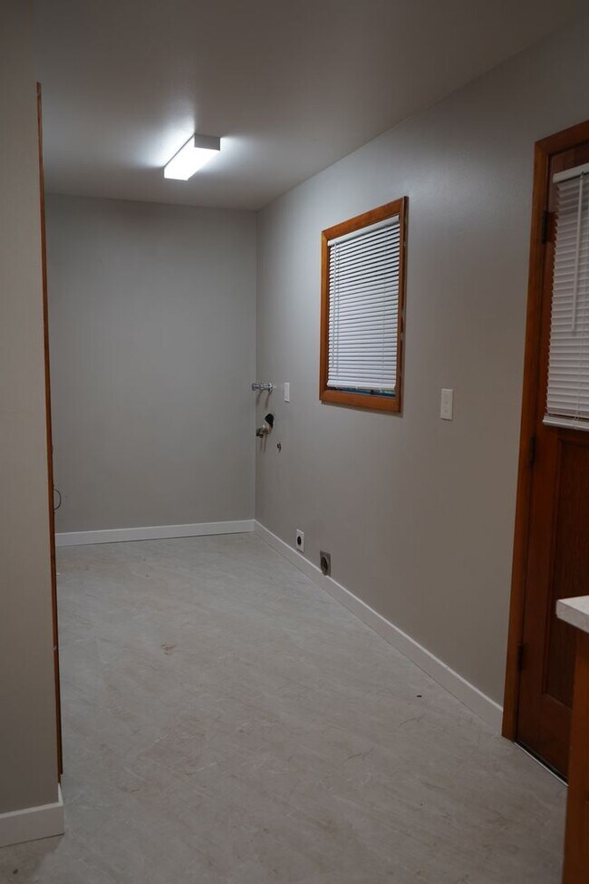 Building Photo - r3409NE59thStVancouver