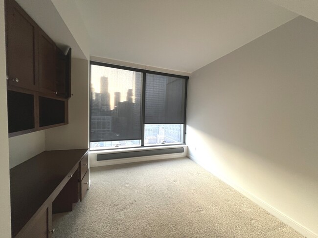 Building Photo - 60 E Monroe St