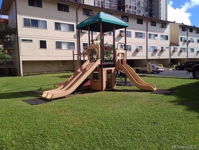 Building Photo - 2 Bed / 1.5 Bath / 1 covered reserved parking - Great Kailua Location!