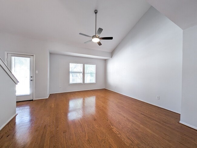 Building Photo - 1131 W 24th St