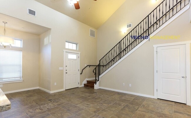 Building Photo - 217 Circle Ct