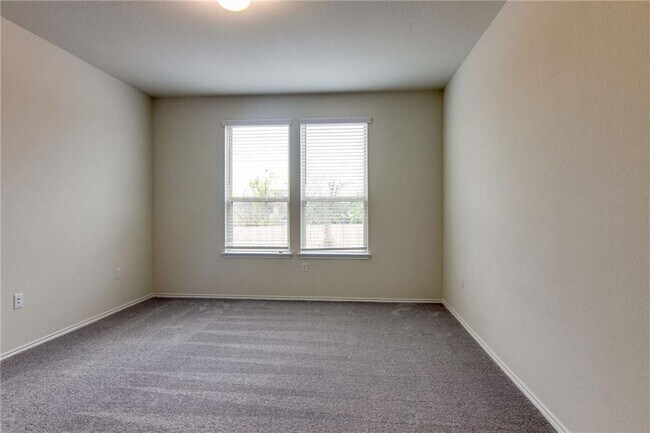 Building Photo - 6621 Hartlage St
