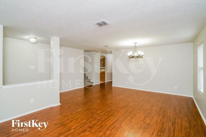 Building Photo - 112 Rustic Acres