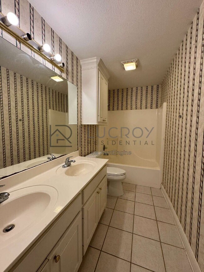 Building Photo - 103 Canter Cove