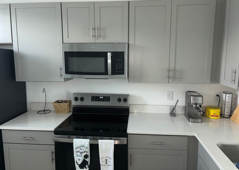 Building Photo - 6318 Whetstone Ct