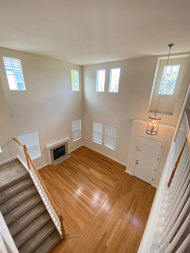 Building Photo - 1042 Tulloch Dr