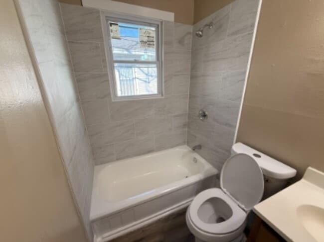 Building Photo - 1565 Harrison St