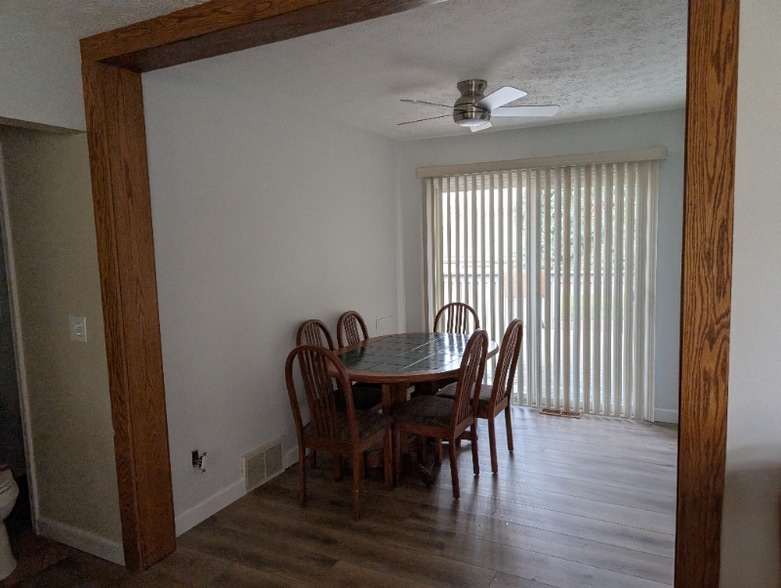 Building Photo - 17 Sheldon Rd