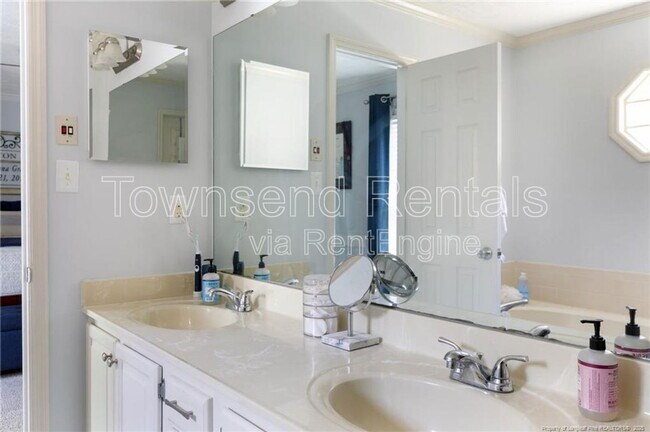Building Photo - 5517 Kenmure Pl