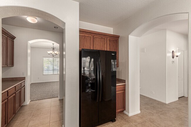 Building Photo - Chandler 4 Bedroom - 2.5 Bathroom with Pri...