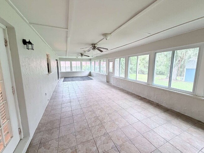 Building Photo - 2139 Parker Rd