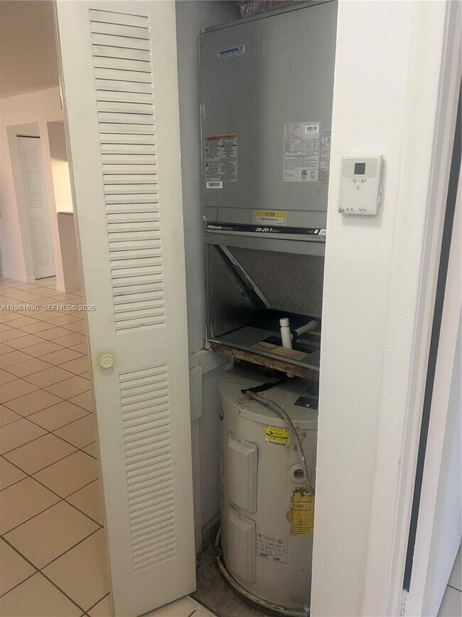 Building Photo - 590 NW 114th Ave