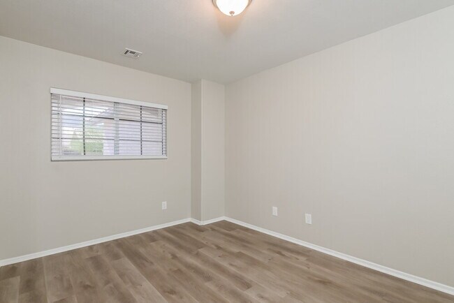 Building Photo - 176 Sandhill Crane Ave