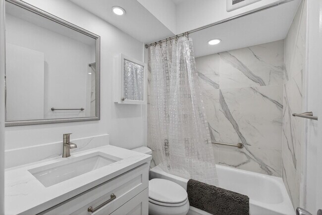 Building Photo - 100 Shore Ct