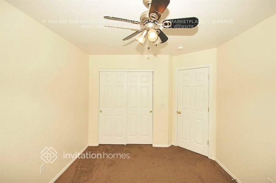 Building Photo - 7111 N 77th Dr