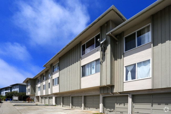 Building Photo - Clarinada Apartments