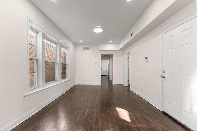 Building Photo - 7532 S Champlain Ave