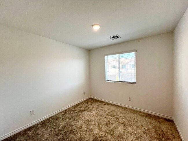 Building Photo - 10773 Briset Ct