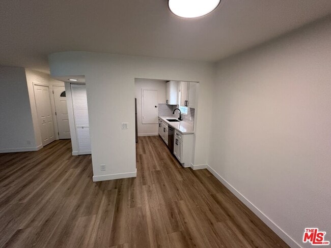 Building Photo - 314 S Clark Dr