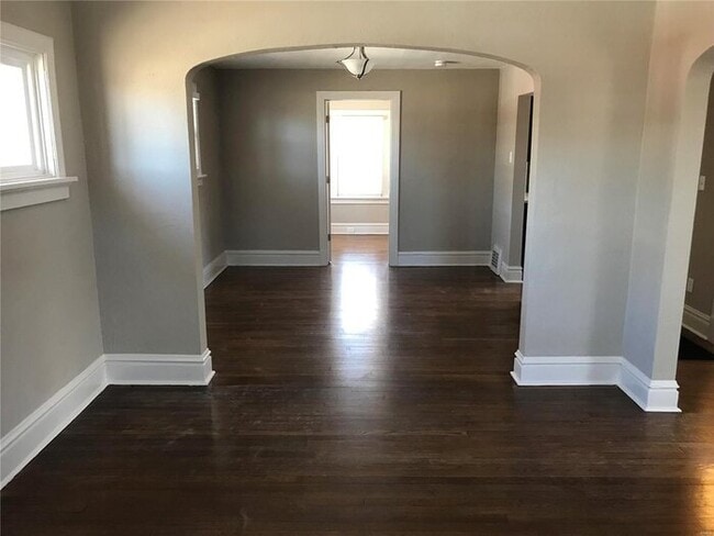 Building Photo - Fantastic 2bd/1ba home! Coming soon!