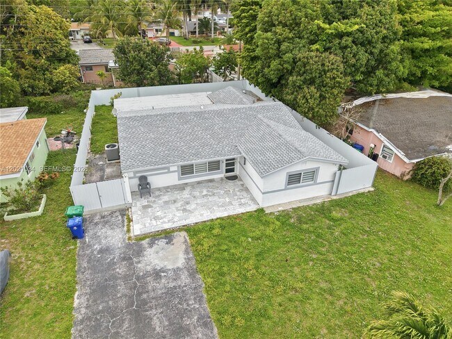 Building Photo - 7051 SW 29th St