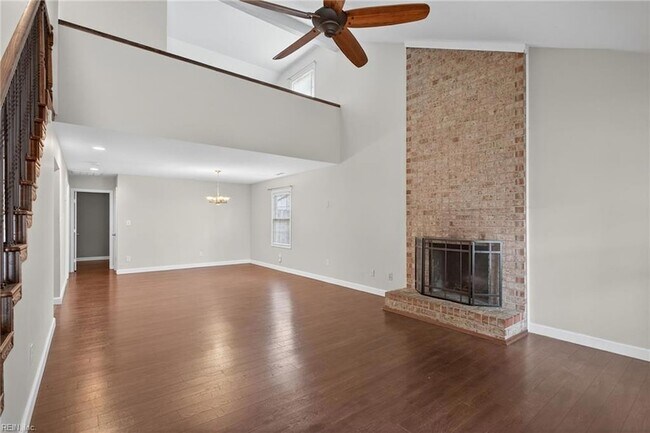 Building Photo - 5677 Rushmere Dr