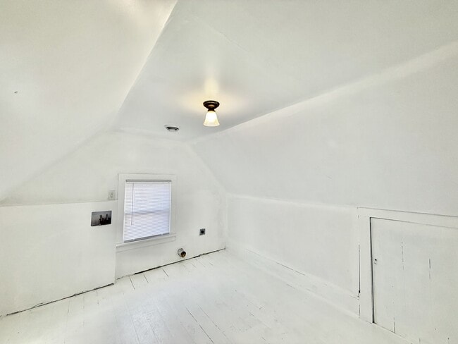 Building Photo - 809 Rockport Rd