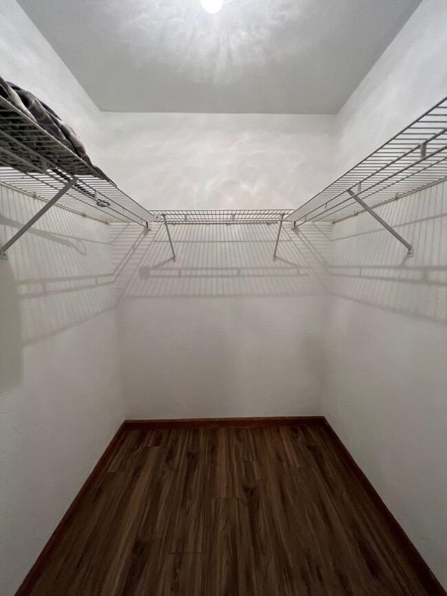 Building Photo - 2652 Millbank Dr