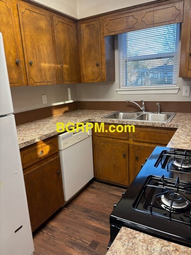 Building Photo - 6 Waterfront Dr