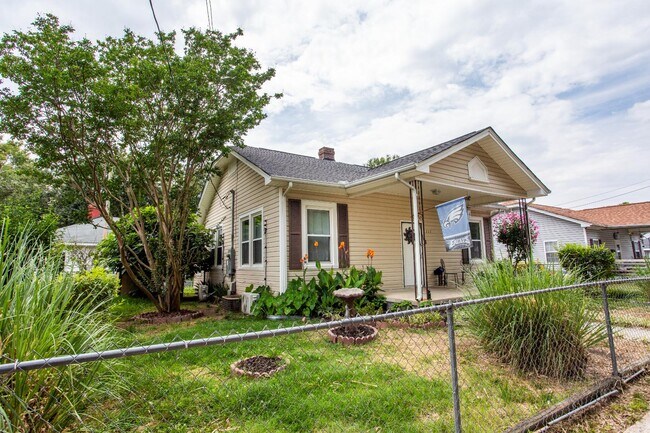 Building Photo - 111 Summit St