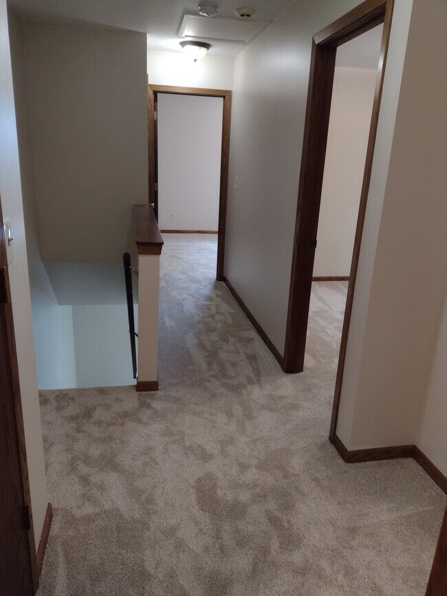 Building Photo - 1000 E Veterans Way