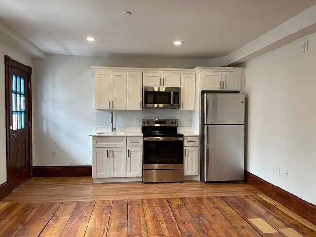 Building Photo - 41 Summer St