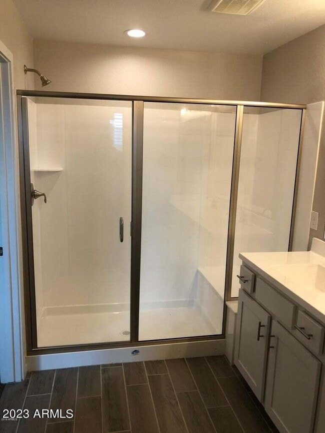 Building Photo - 594 W Westchester Ave