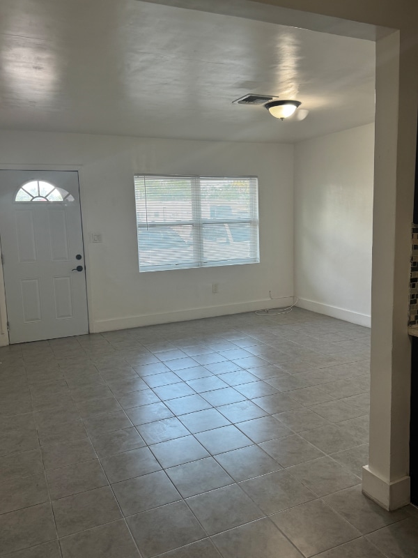 Building Photo - 3120 SW 12th Pl