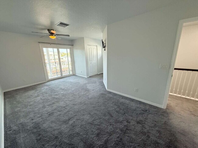 Building Photo - Waterfront 3 bedroom townhome with dock!