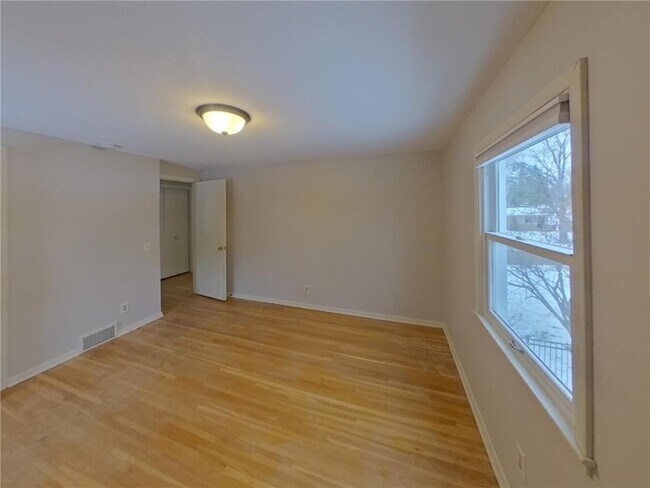 Building Photo - 13408 Colfax Ave S