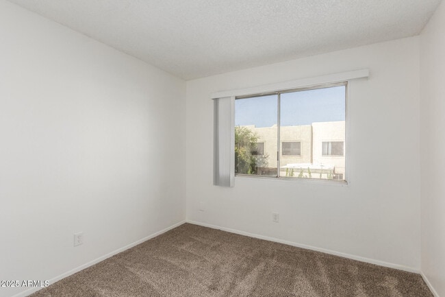 Building Photo - 4764 W Palo Verde Dr