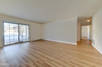 Building Photo - 906 Heritage Way