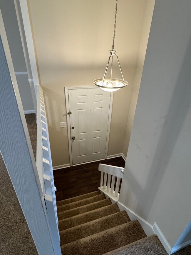 Building Photo - Stone Mountain 4 bed 2 bath Home with Fenc...