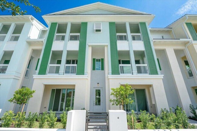 Building Photo - 12546 Gross Pointe Dr