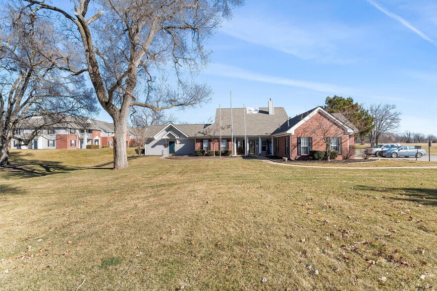 River Oaks Trails 279 Michigan Ave Galesburg IL 61401 Apartment Finder