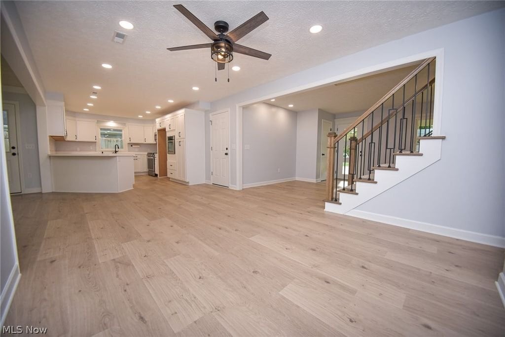 Building Photo - 263 Cardinal Dr
